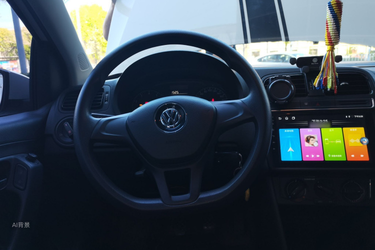 Volkswagen Polo 2016 car image #12