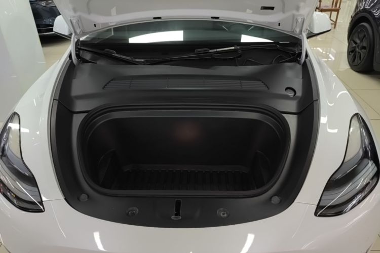Tesla Model Y 2023 #20 Tesla Model Y 2023 immagine di auto #20