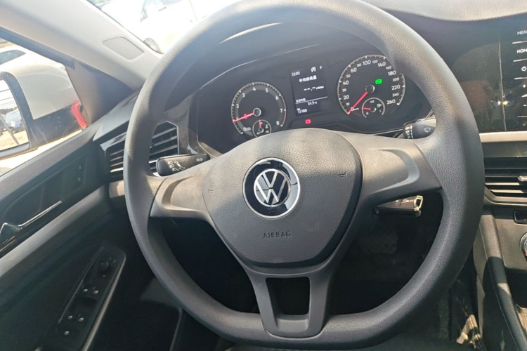 Volkswagen Bora 2022 car image #11