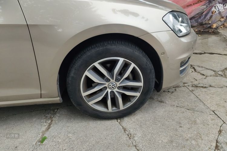 Volkswagen Golf 2017 car image #9
