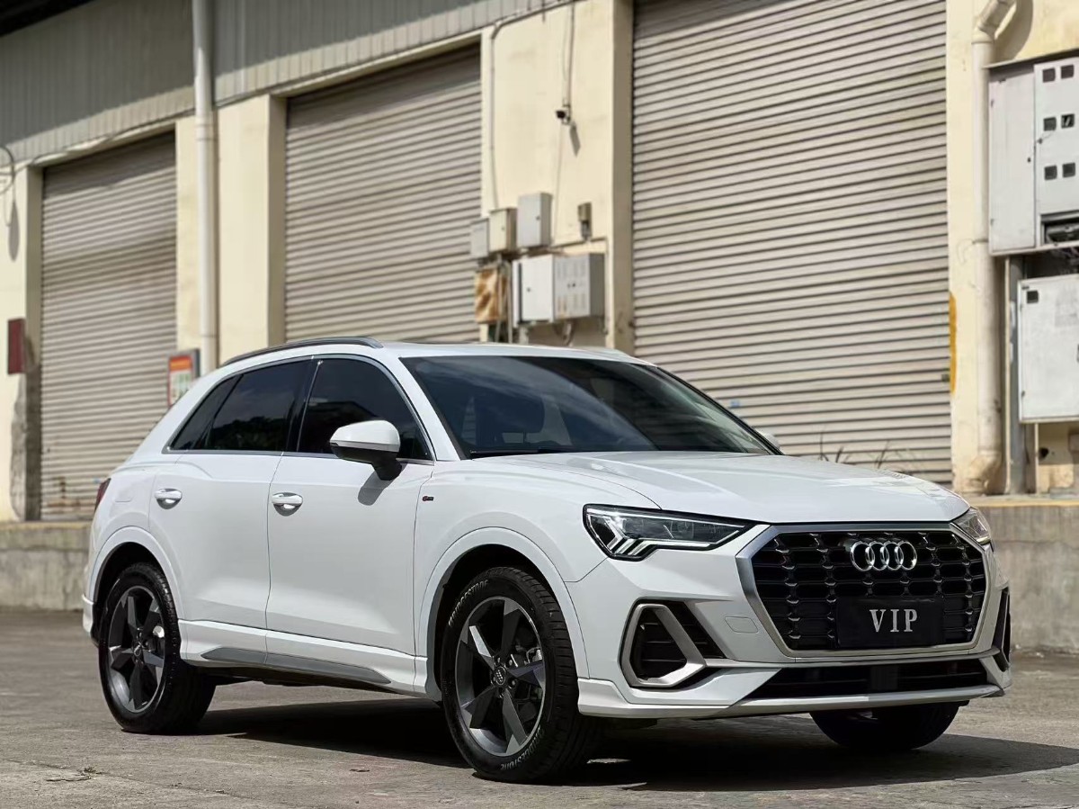 Audi Q3 2020 car image #3