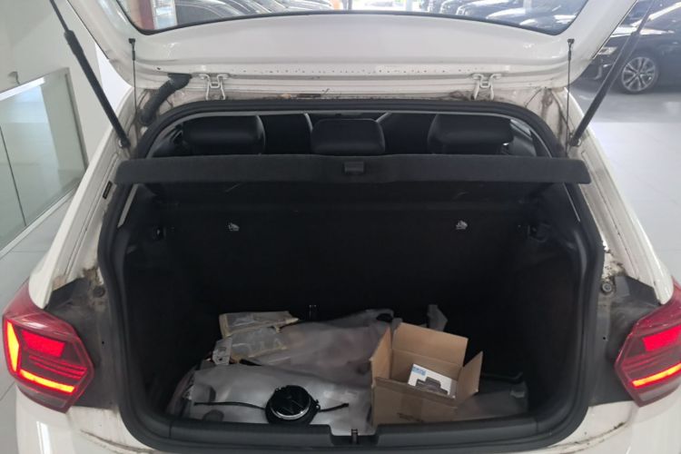 Volkswagen Polo 2022 car image #21
