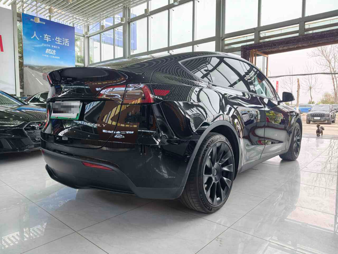 Tesla Model Y 2022 car image #8