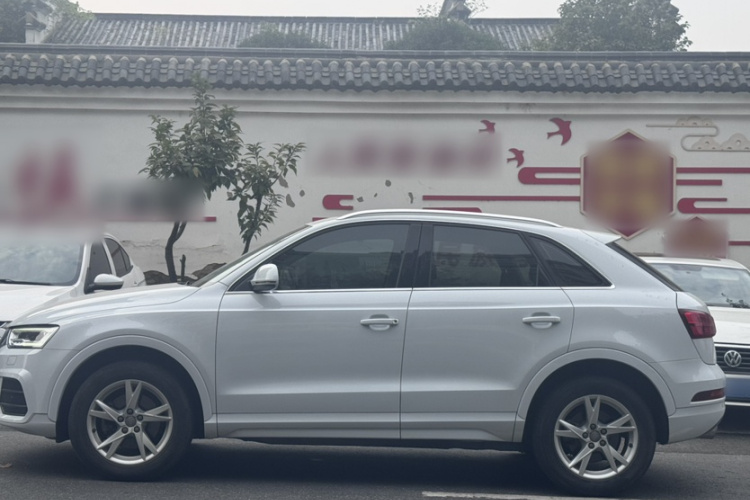 Audi Q3 2019 car image #4