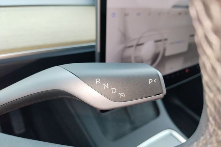 Tesla Model Y 2022 #14 Tesla Model Y 2022 car image #14