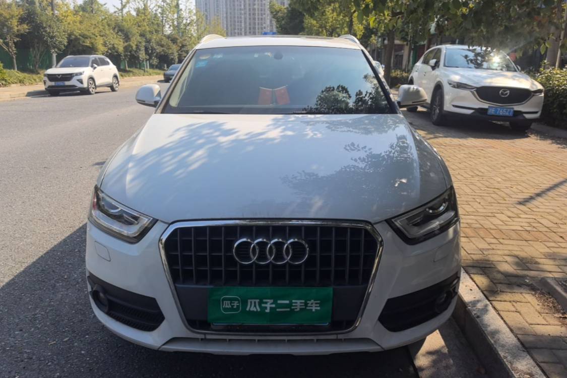 Audi Q3 2015 car image #5