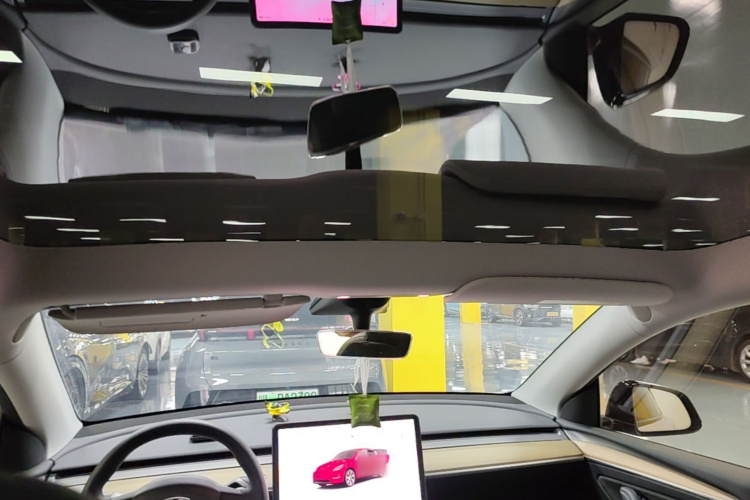 Tesla Model Y 2023 #20 Tesla Model Y 2023 car image #20