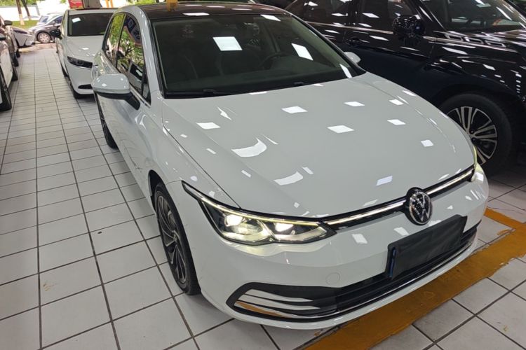 Volkswagen Golf 2021 car image #4