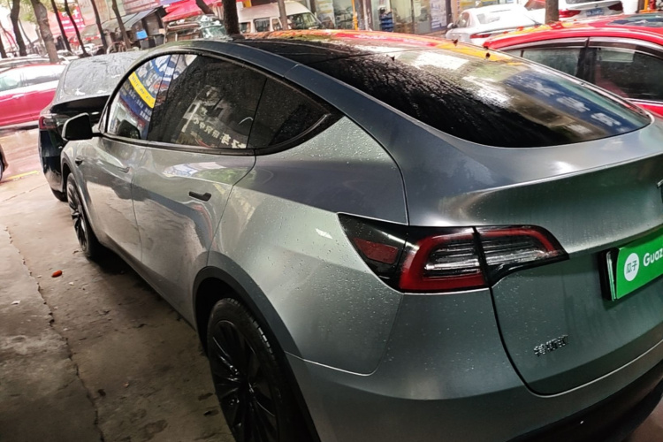 Tesla Model Y 2023 #5 Tesla Model Y 2023 car image #5