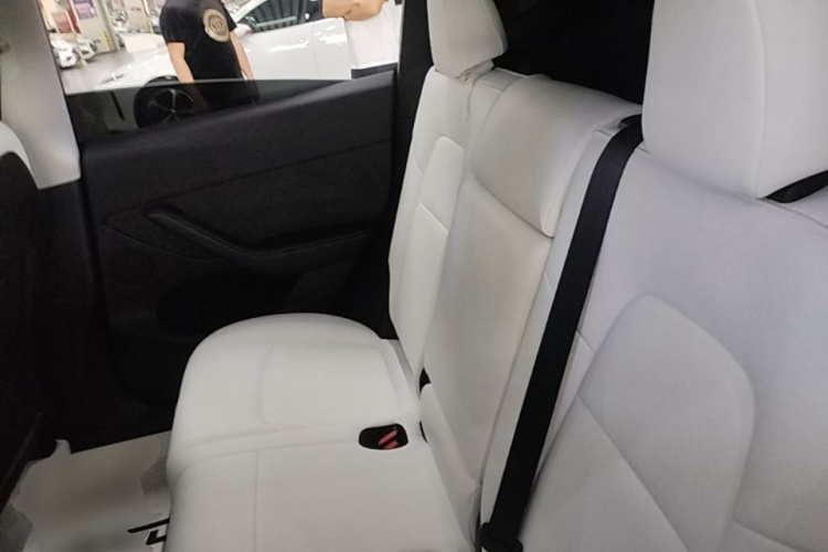 Tesla Model Y 2023 #13 Tesla Model Y 2023 car image #13