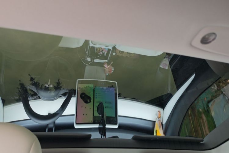 Tesla Model 3 2023 car image #18