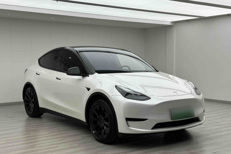 Tesla Model Y 2023 #4 Tesla Model Y 2023 car image #4
