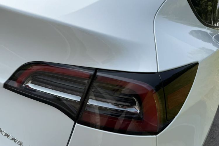 Tesla Model Y 2022 #8 Tesla Model Y 2022 car image #8