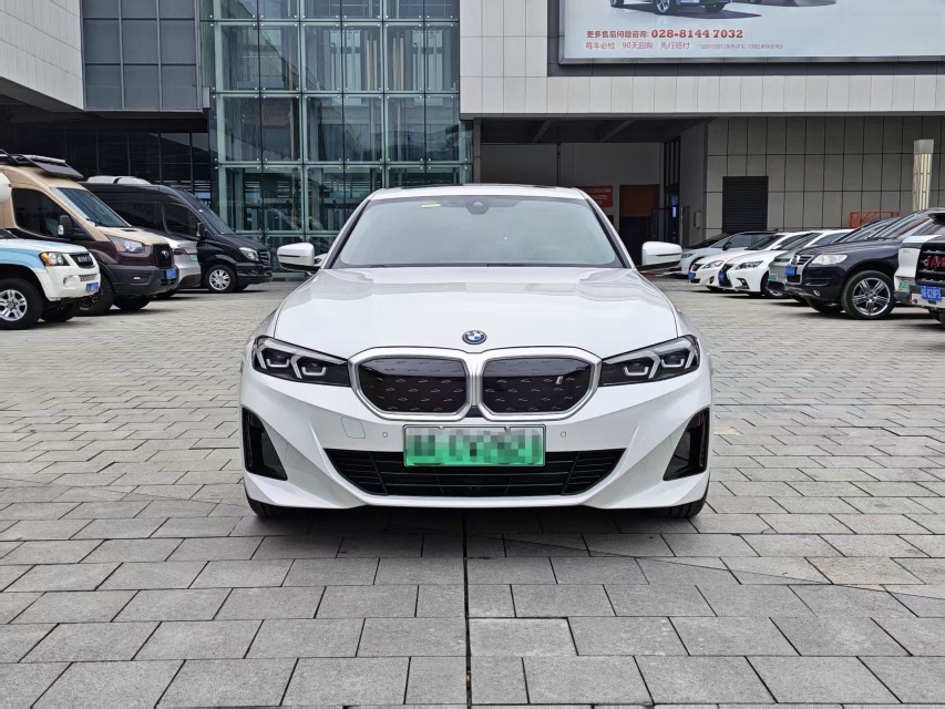 BMW i3 2023 car image #2