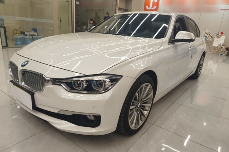 BMW 3 Series 2019 #2 BMW 3 Series 2019 изображение автомобиля #2