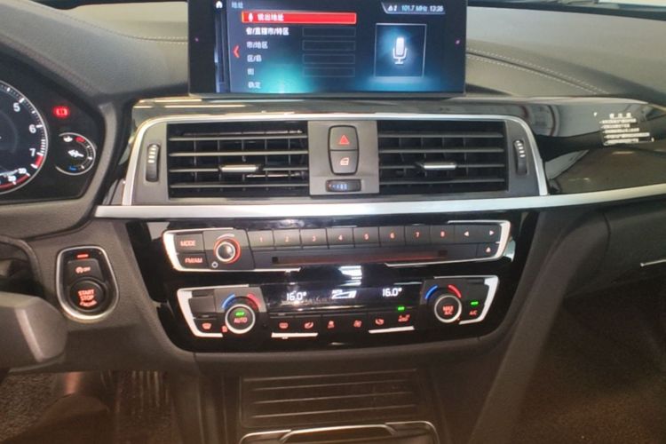 BMW 3 Series 2018 car image #13
