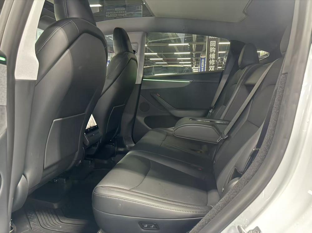 Tesla Model Y 2025 #13 Tesla Model Y 2025 immagine di auto #13