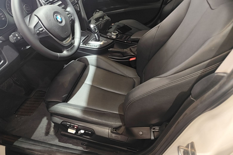 BMW 3 Series GT 2018 #15 BMW 3 Series GT 2018 car image #15