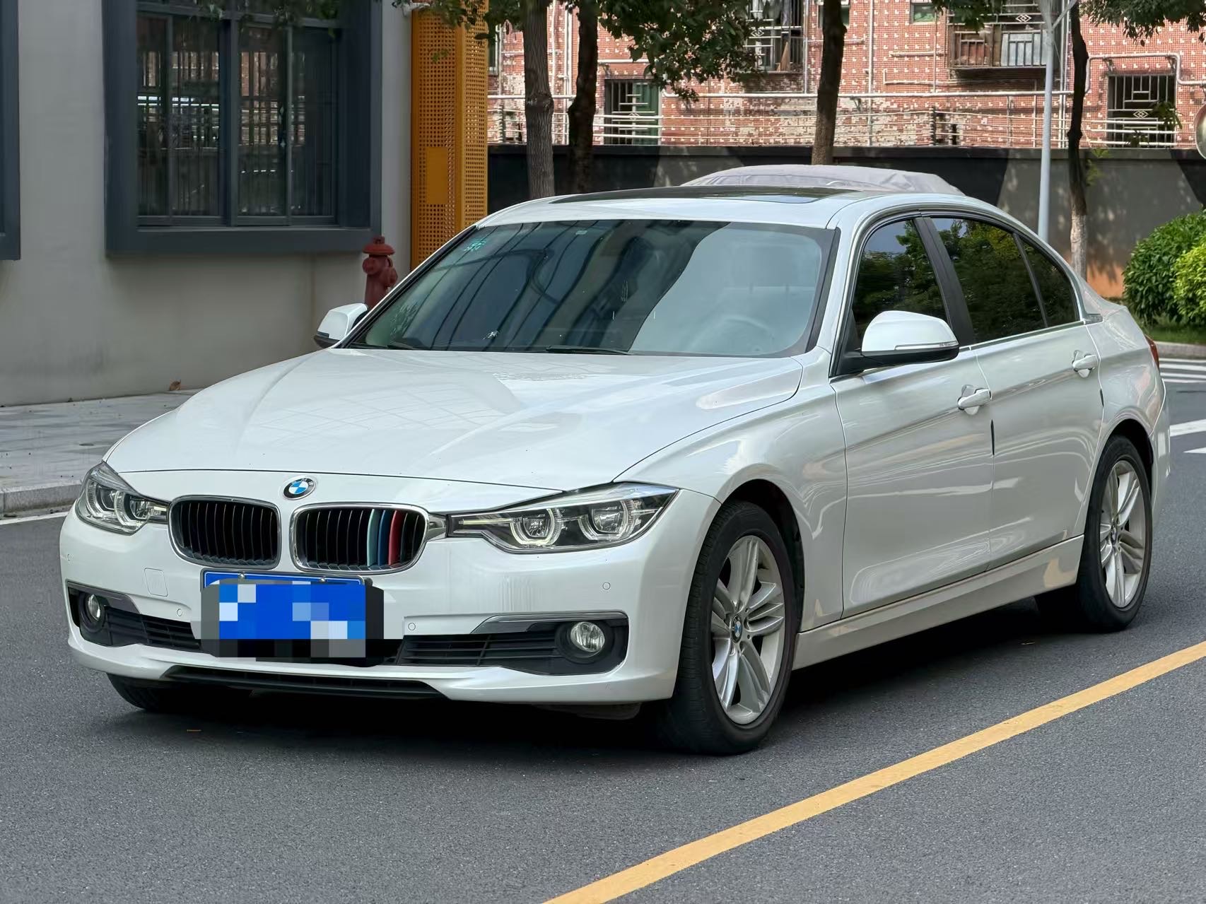 BMW 3 Series 2016 BMW 3 Series 2016 car image