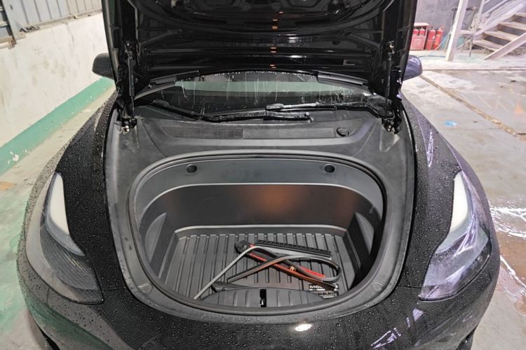 Tesla Model 3 2023 car image #20