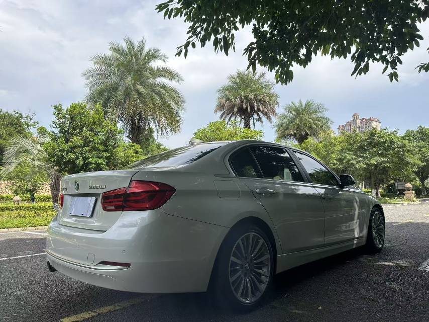 BMW 3 Series 2018 #4 BMW 3 Series 2018 car image #4