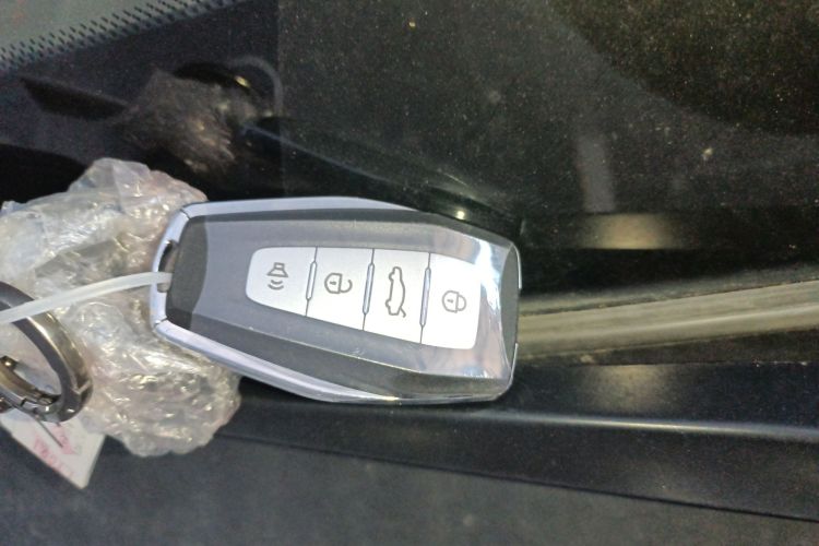 GEELY Emgrand 2020 car image #9