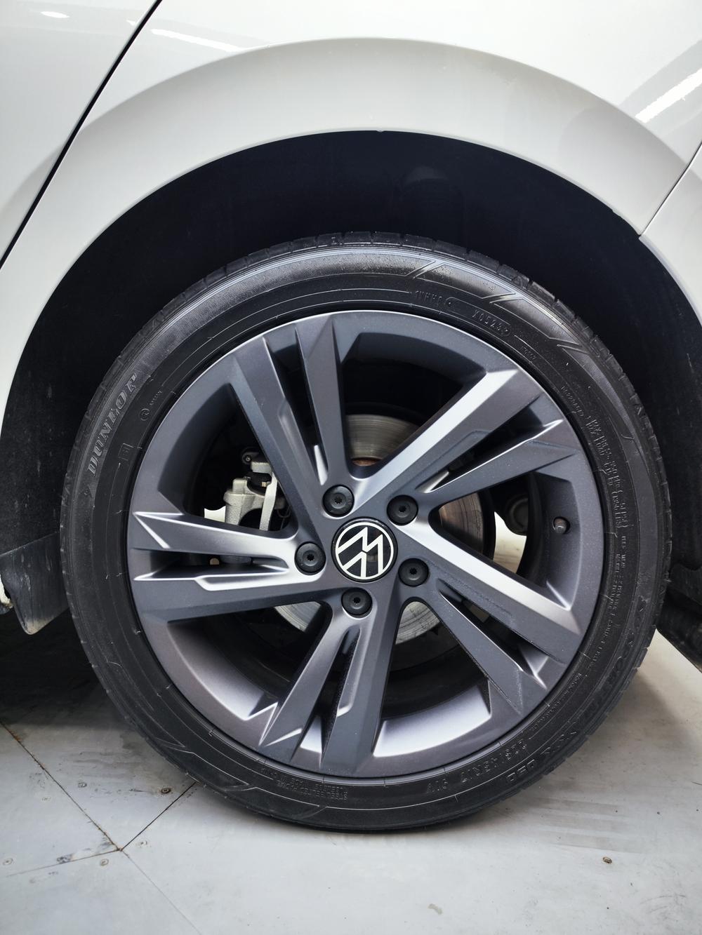 Volkswagen Golf 2023 car image #7