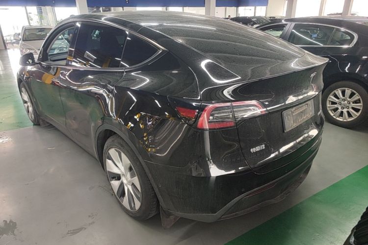 Tesla Model Y 2022 #5 Tesla Model Y 2022 car image #5
