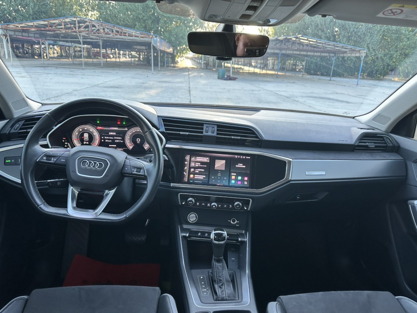 Audi Q3 2023 car image #20