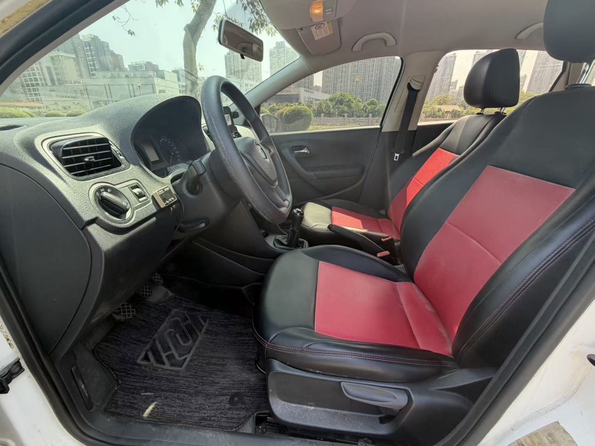 Volkswagen Polo 2017 car image #3
