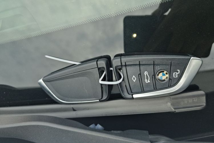 BMW 3 Series 2021 #9 BMW 3 Series 2021 car image #9