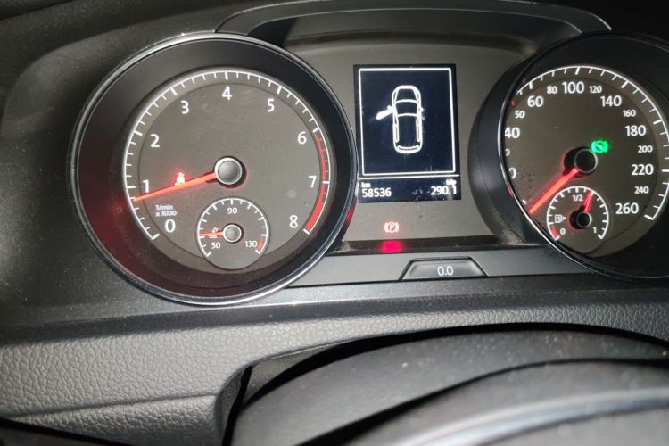 Volkswagen Golf 2019 car image #10