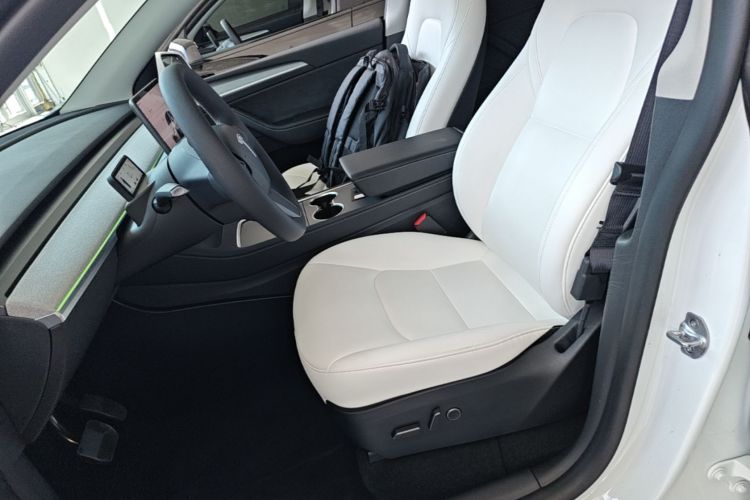 Tesla Model Y 2023 #15 Tesla Model Y 2023 car image #15