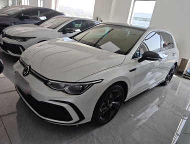 Volkswagen Golf 2023 صورة سيارة 