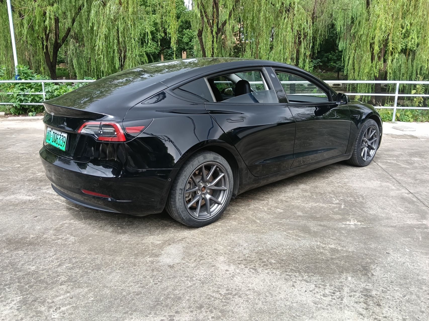 Tesla Model 3 2025 car image #4