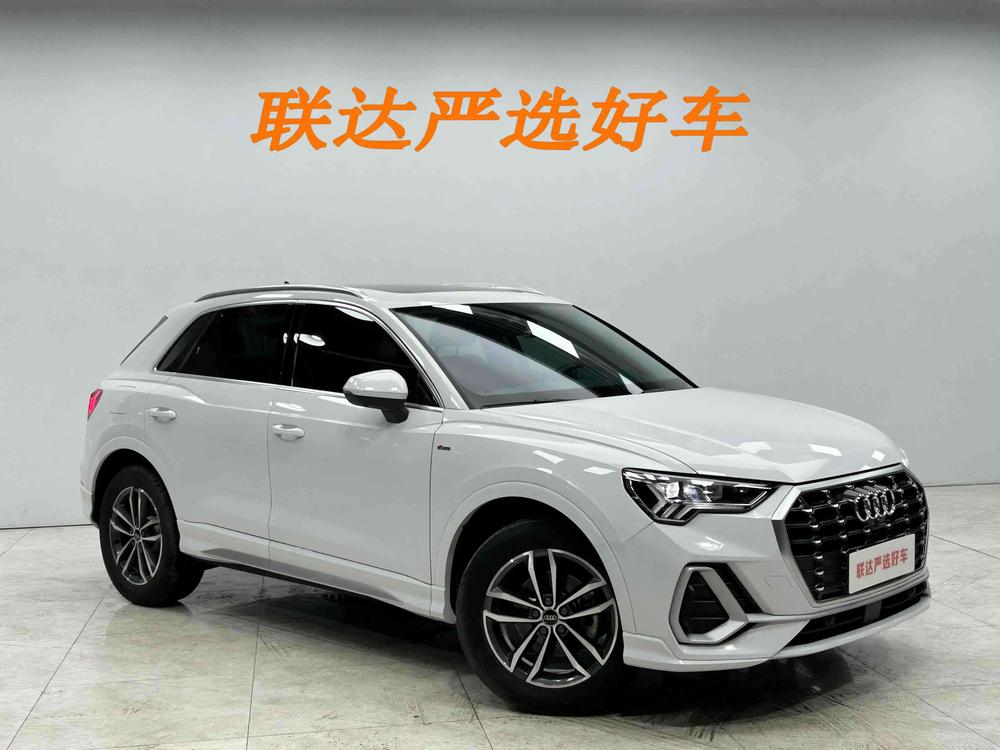 Audi Q3 2022 car image #3