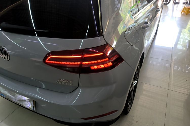 Volkswagen Golf 2020 car image #8