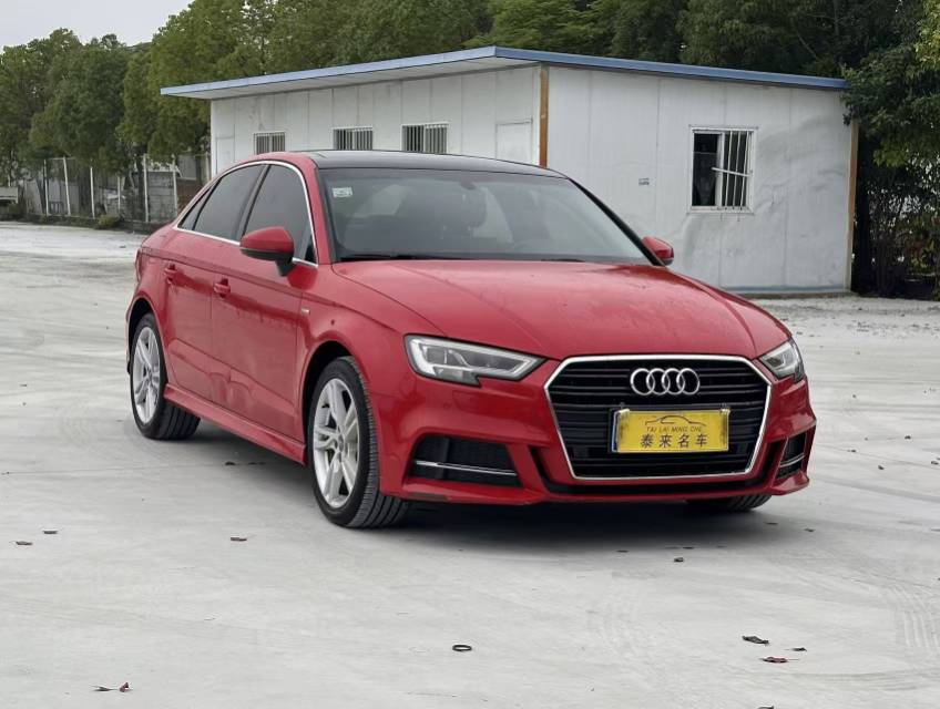 Audi A3 2019 car image #3