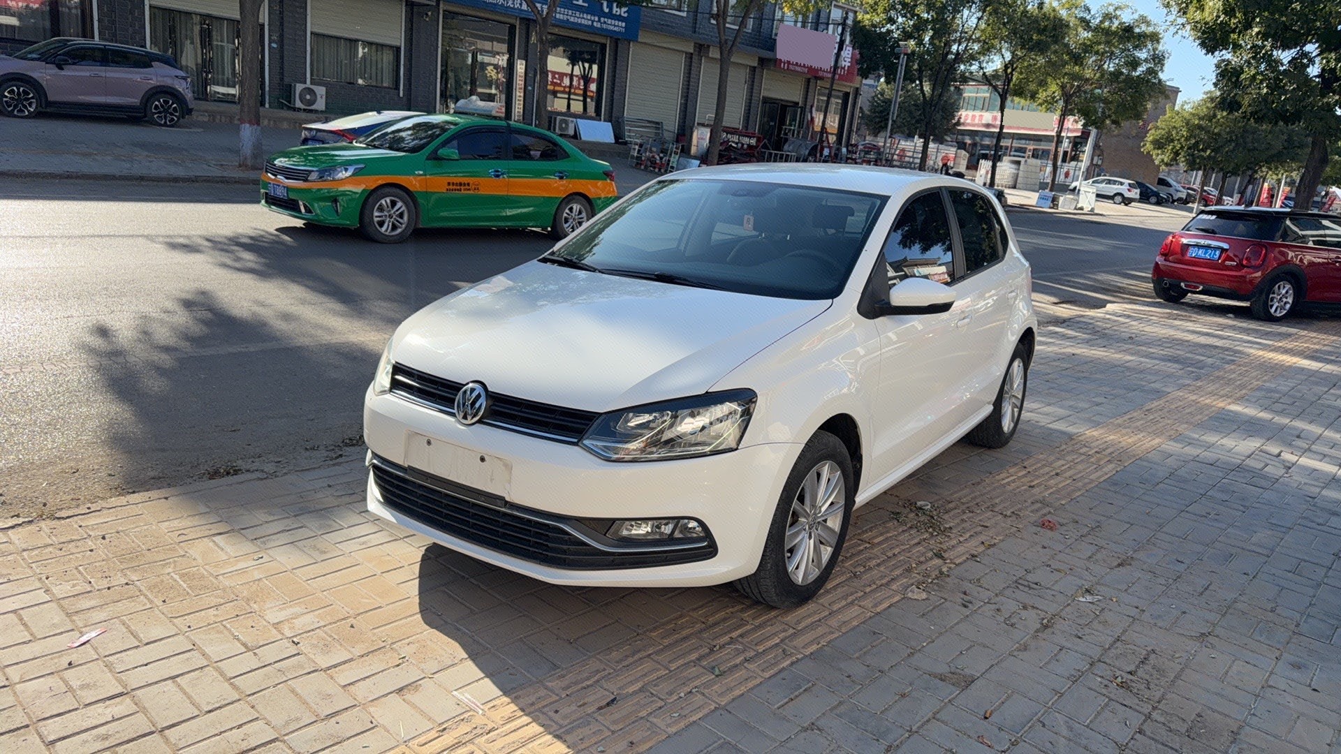 Volkswagen Polo 2015 Volkswagen Polo 2015 car image