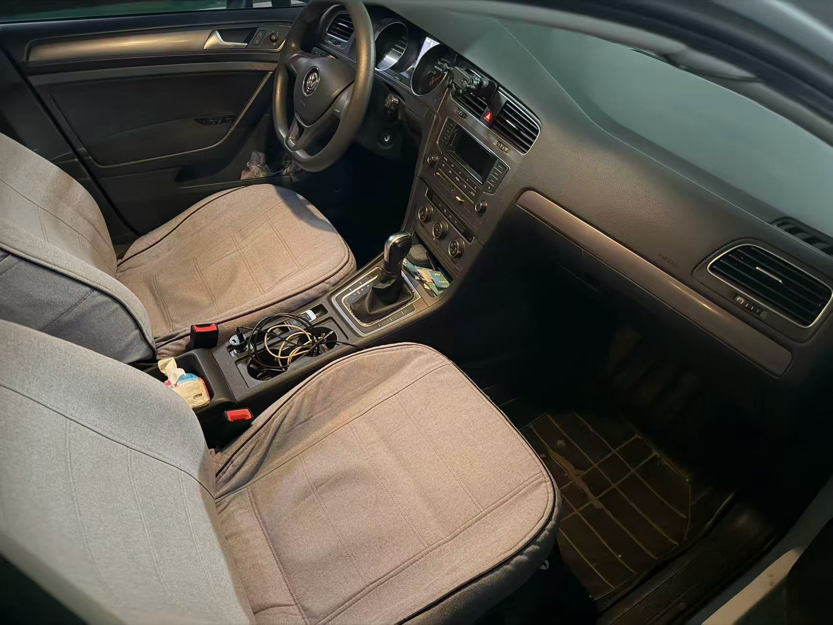 Volkswagen Golf 2018 car image #7