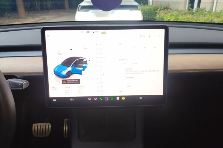 Tesla Model Y 2021 #13 Tesla Model Y 2021 car image #13