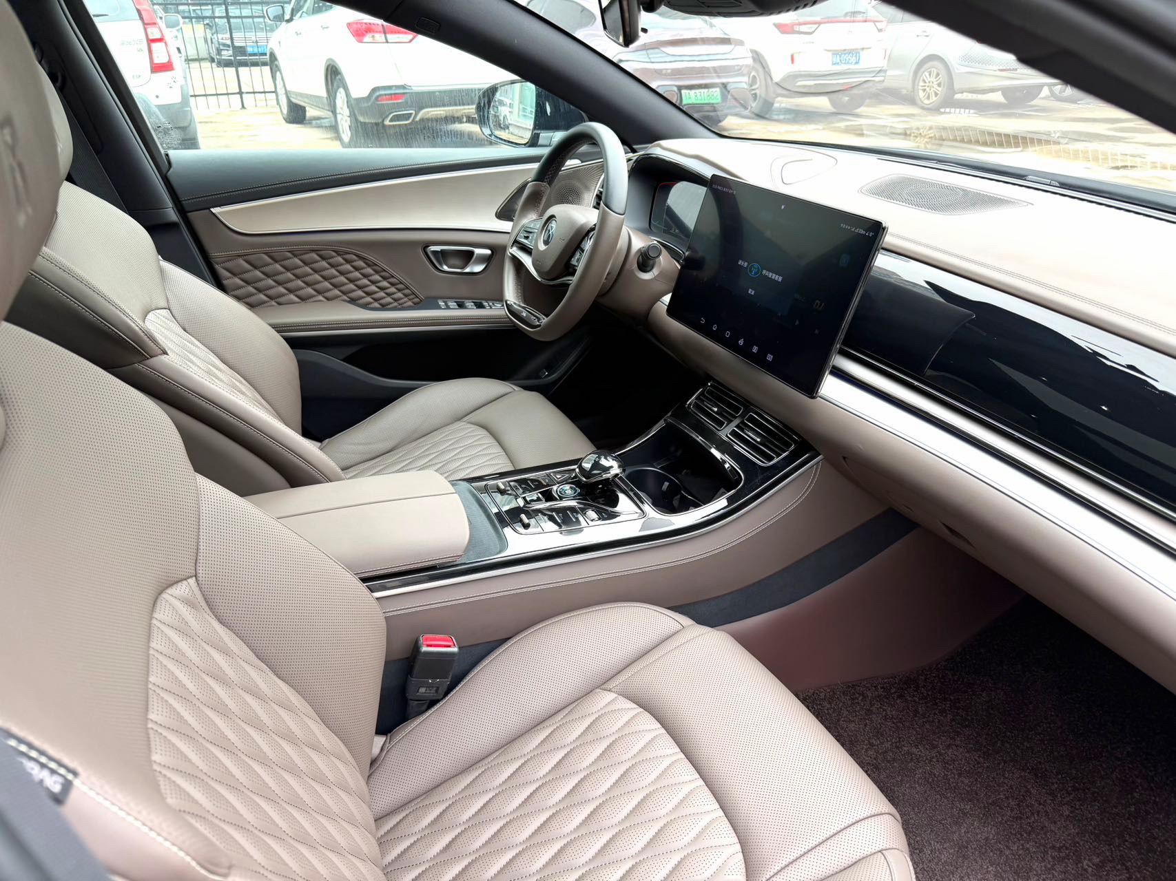 BYD Han 2024 car image #6