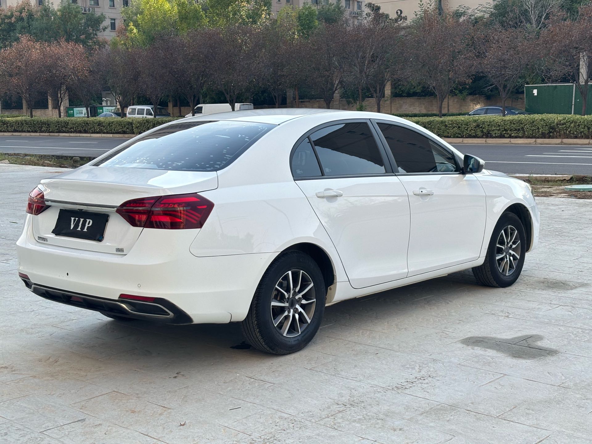 GEELY Emgrand 2019 car image #13