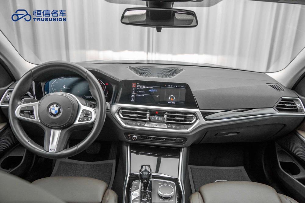 BMW 3 Series 2020 car image #20
