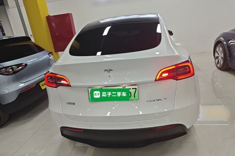 Tesla Model Y 2021 #6 Tesla Model Y 2021 car image #6