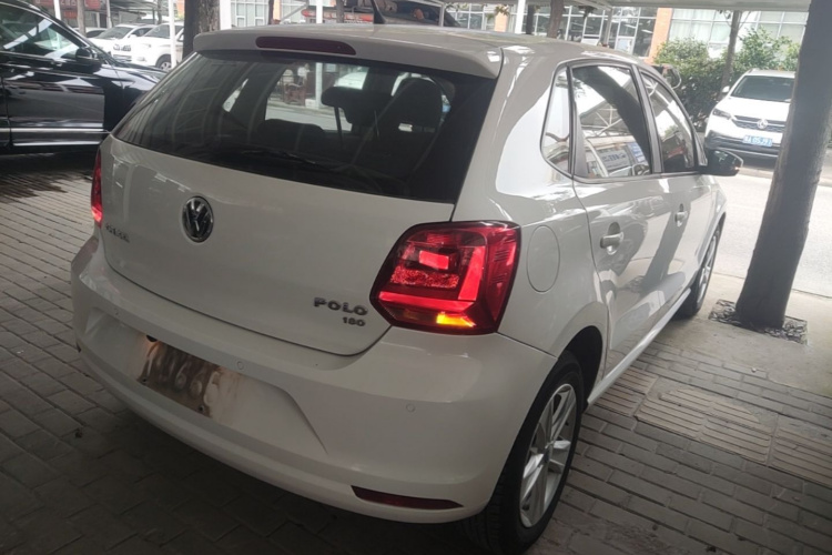 Volkswagen Polo 2016 car image #5