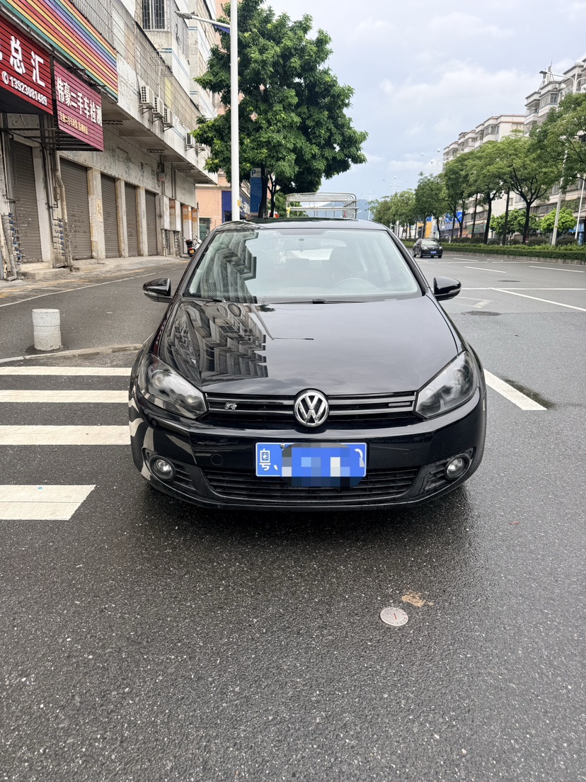 Volkswagen Golf 2012 car image #2