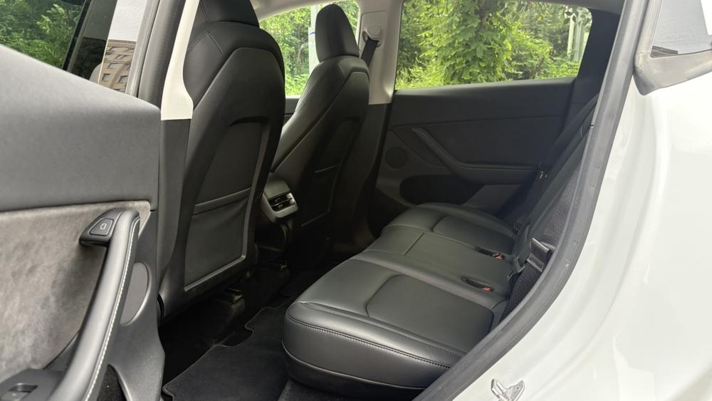Tesla Model Y 2024 car image #20