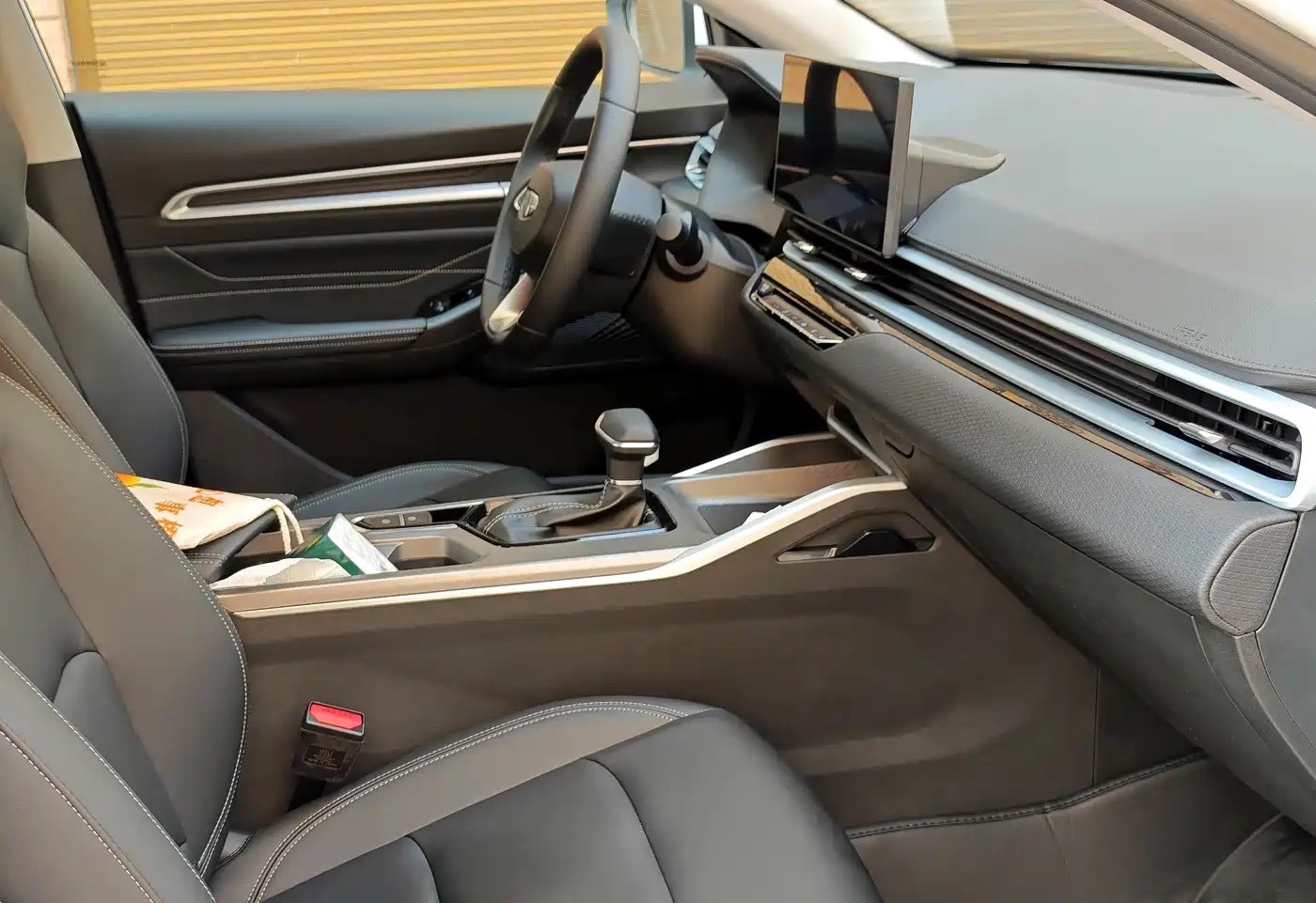 GEELY Emgrand 2025 #4 GEELY Emgrand 2025 immagine di auto #4