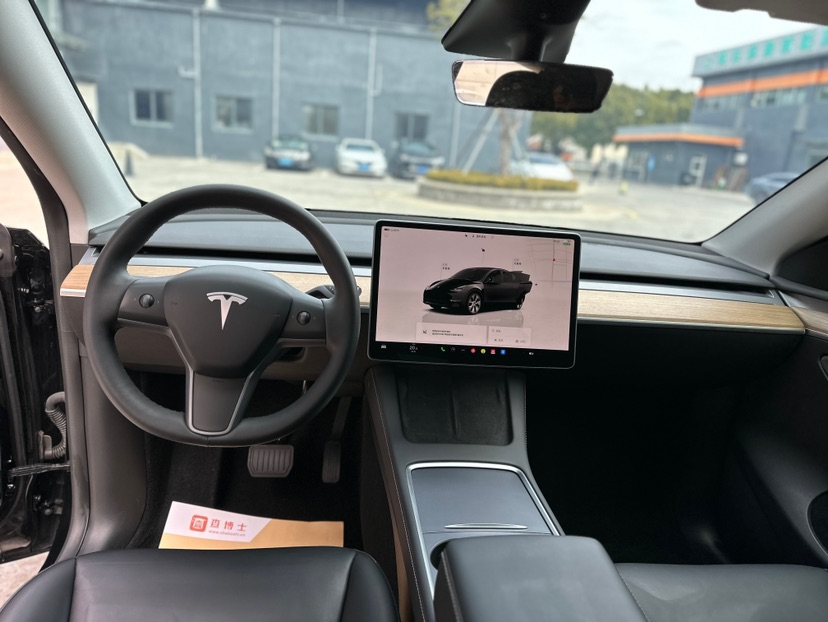Tesla Model Y 2023 #3 Tesla Model Y 2023 car image #3